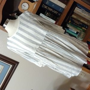 Impressions M navy & white top w pockets